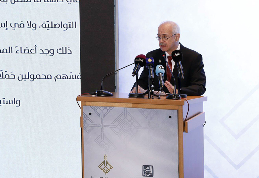 رمزي بعلبكي (رئيس المجلس العلمي للمعجم) ملقيًا كلمته